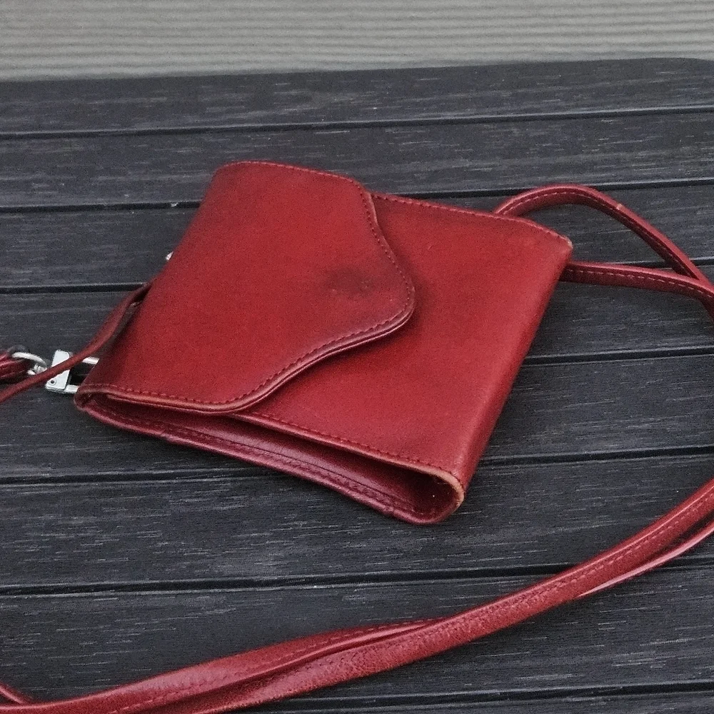 HOBO International Red Leather Credit Card ID Window Wallet Crossbody Bag Purse